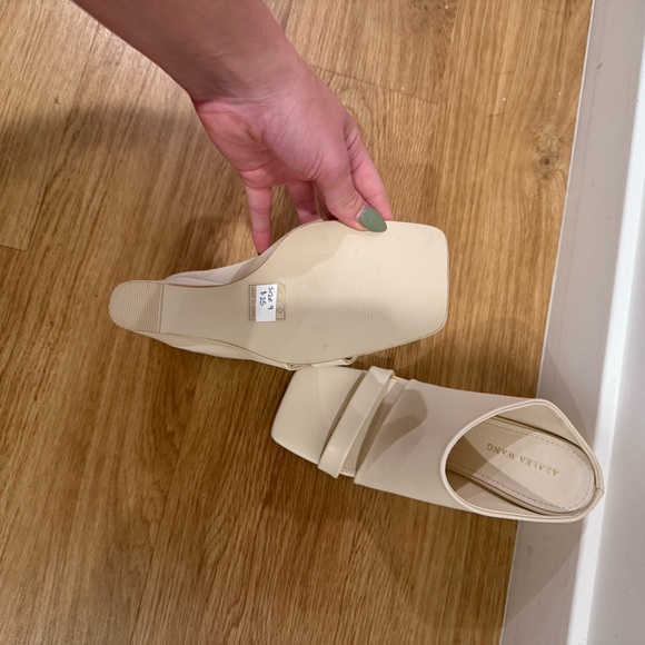 Elegant Cream Wedge Sandals - Picture 4 of 7